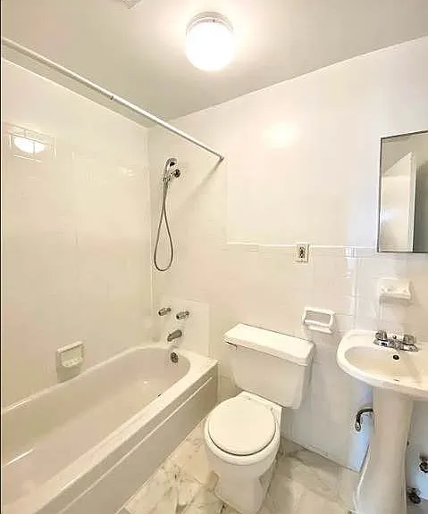 453 W 46th St #3B — Photo 7