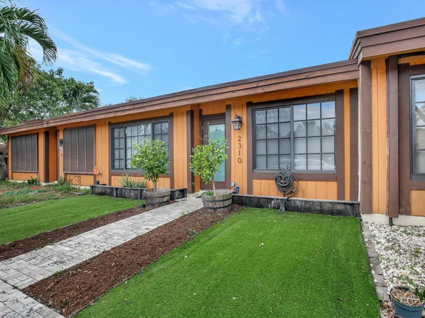 2310 Dogwood Court, Pembroke Pines, FL 33026