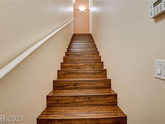 3rd image of 3975 N Hualapai Way Unit 207