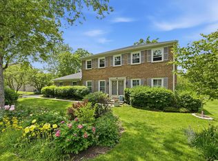 5 Middlebury Ln, Lincolnshire, IL 60069