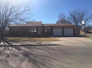 1102 Long Blvd, Garden City, KS 67846