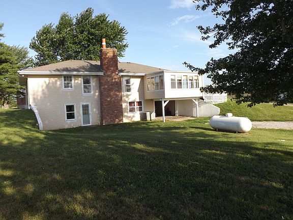 2nd image of 2111 SE Powell Rd
