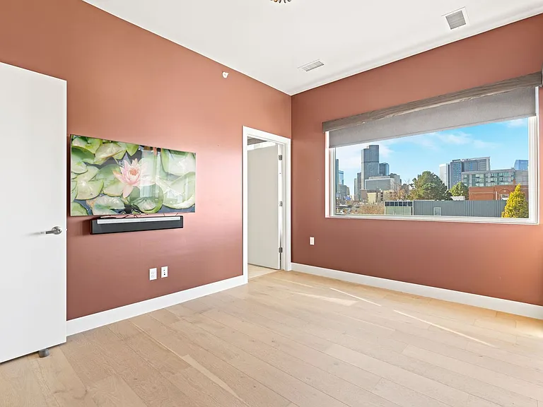 2525 Arapahoe St #301 — Photo 15