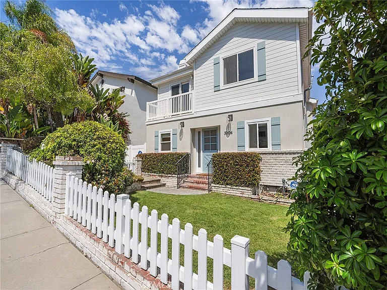 3204 Walnut Ave — Photo 2