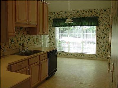 5th image of 2612 Fair Oaks Dr