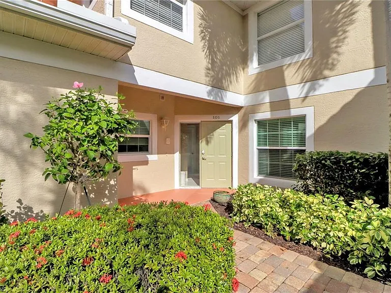 5325 Andover Dr #101 — Photo 2