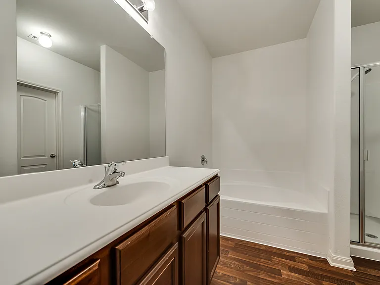 1309 James St — Photo 9