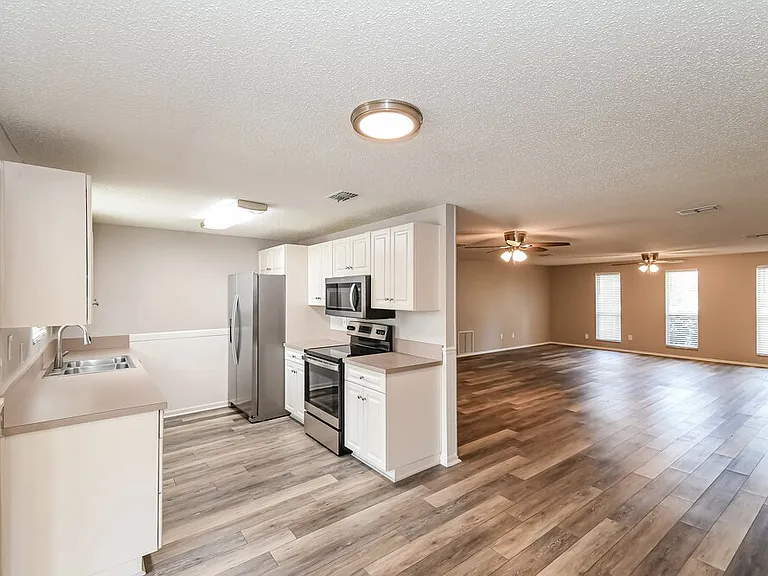 2891 Gatling Blvd — Photo 5