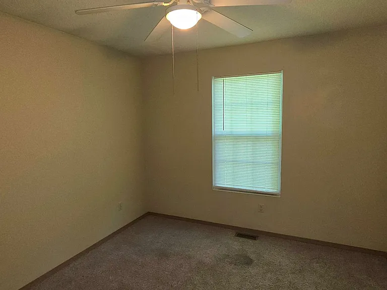 1049 S Missouri Ave — Photo 5