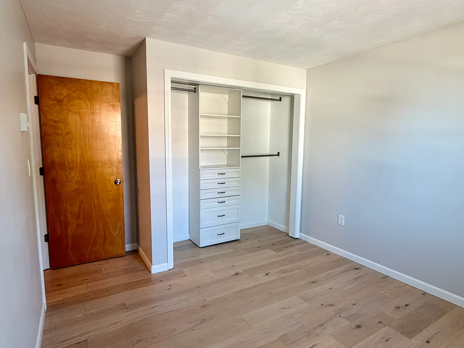 1 bed, 450 sqft, $2,400 — Photo 4