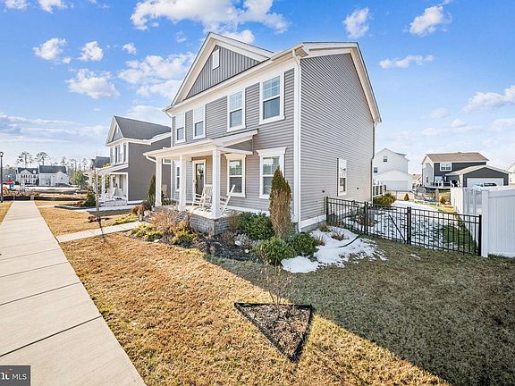 3rd image of 17912 Meriwether Lewis St