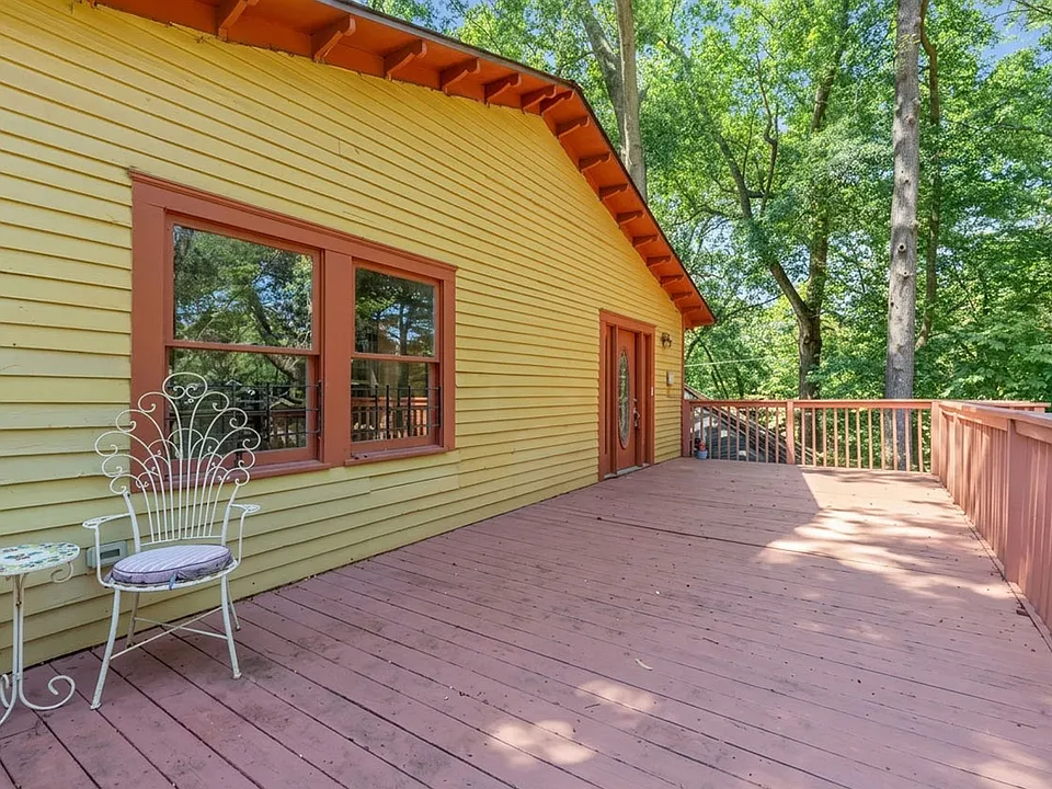 Private deck