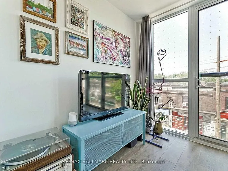 899 Queen St E #307 — Photo 10