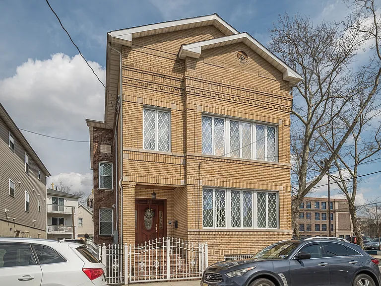 24 Elm Rd #1 — Photo 1