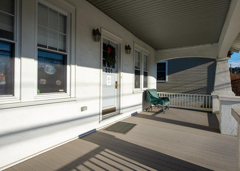 201 E Main St, Macungie, PA 18062 Zillow