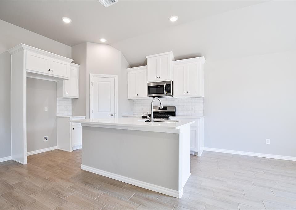 1st image of 9024 NW 125th St