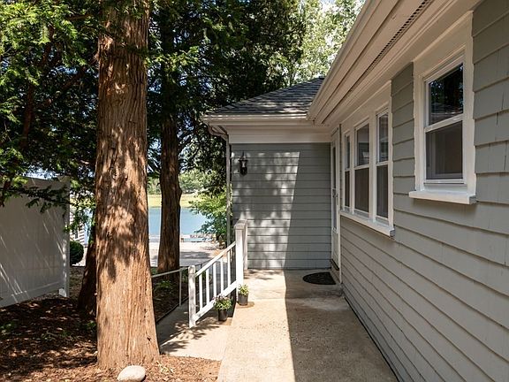 3rd image of 235 Idlewell Blvd