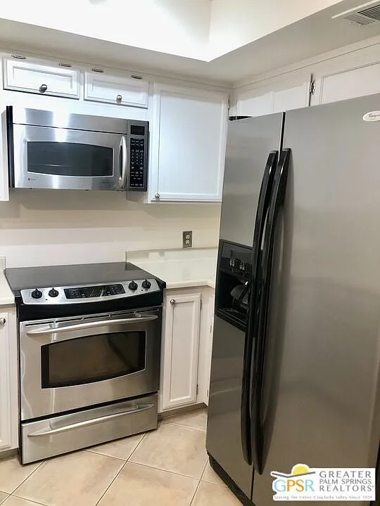 2 bed, 3.5 bath, 1511 sqft, $2,900 — Photo 2