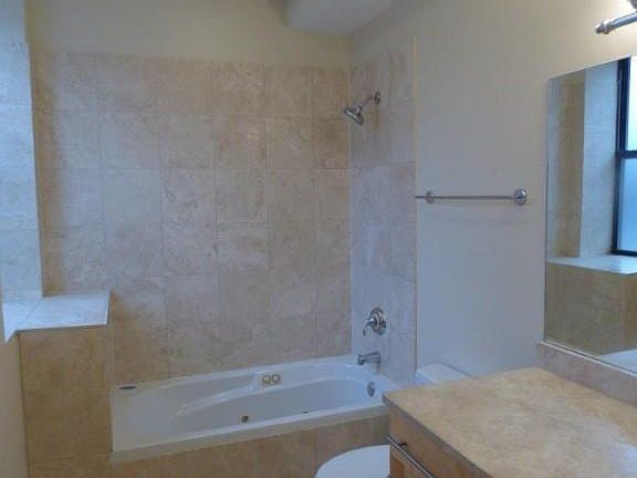 4th image of 1856 N Sawyer Ave APT 102L