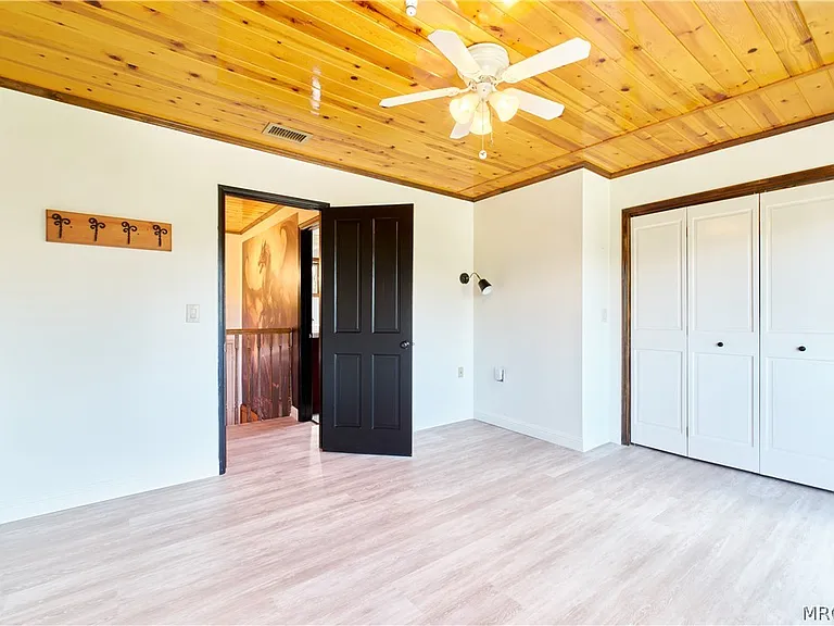 509 Wallace Ln — Photo 34