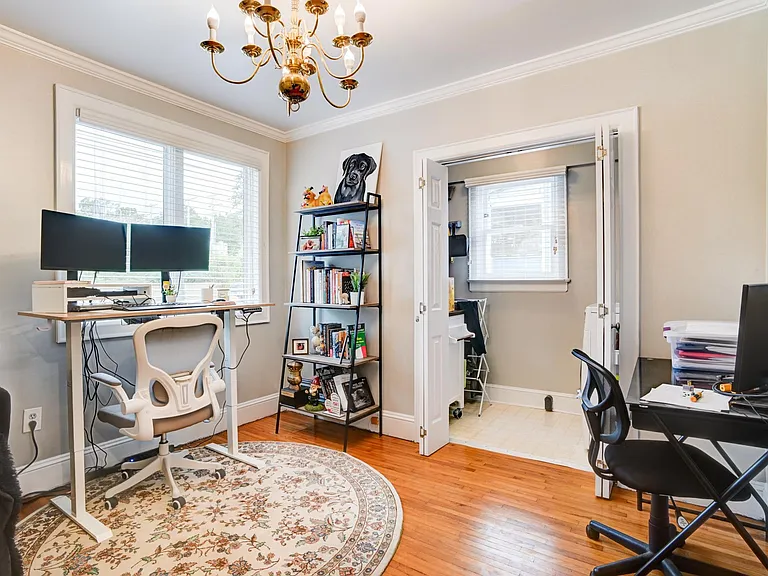 2215 Scott Ave — Photo 31