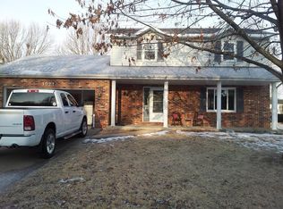 1021 Arizona Dr, Columbia, IL 62236