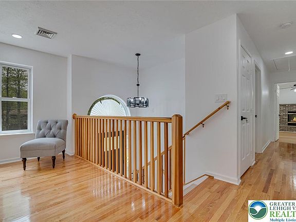 4th image of 2105 Cottonwood Ln