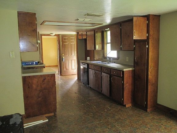 4th image of 711 Whippoorwill Ave