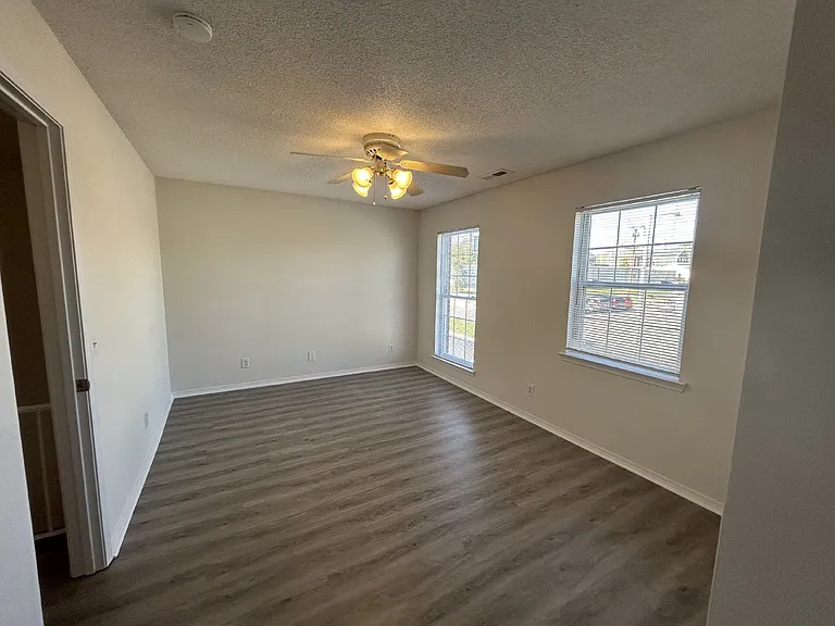 650 N Dixie Ave #A — Photo 22