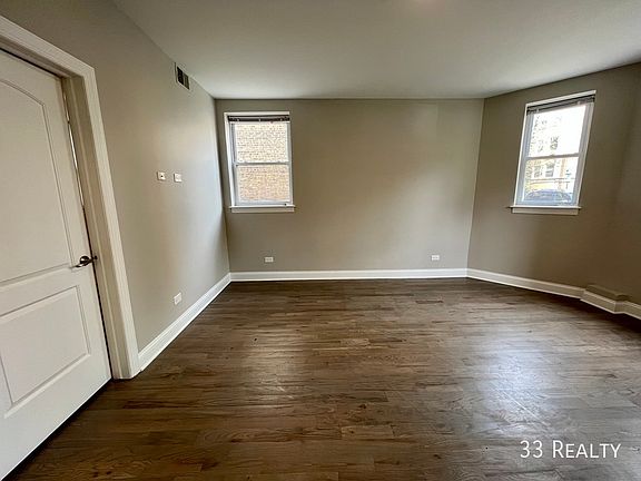 3rd image of 7348 N Hoyne Ave APT 1