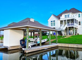 211 Tuna Run Rd, Freeport, TX 77541