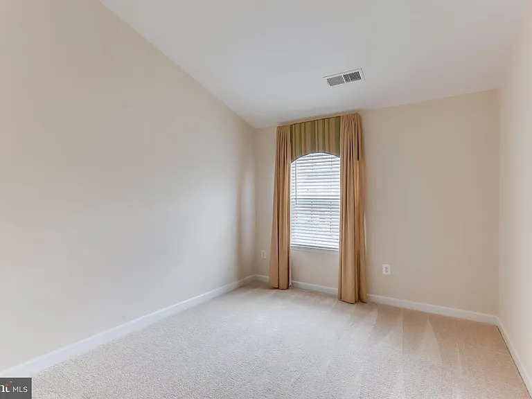 1008 Hampton St — Photo 16