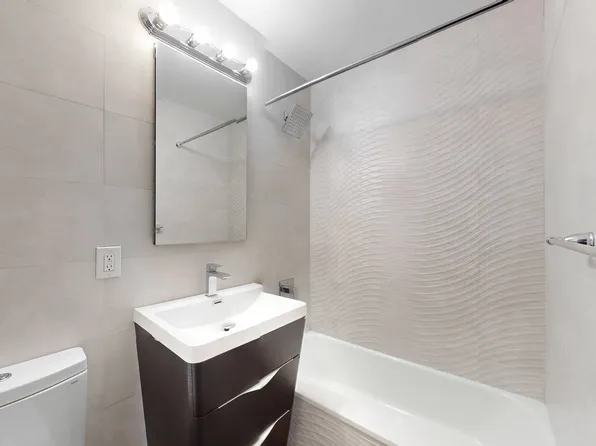 460 Neptune Avenue image 7 of 20