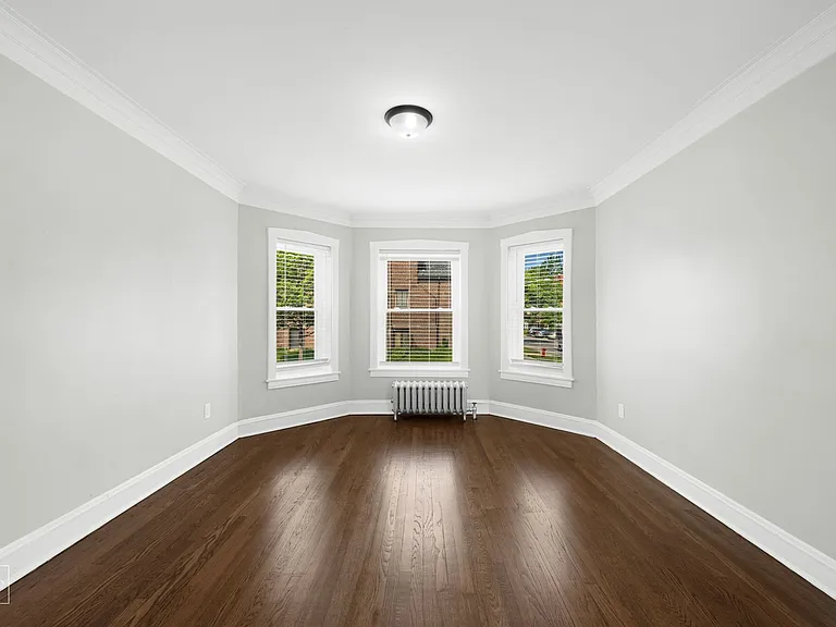 703 N Austin — Photo 4