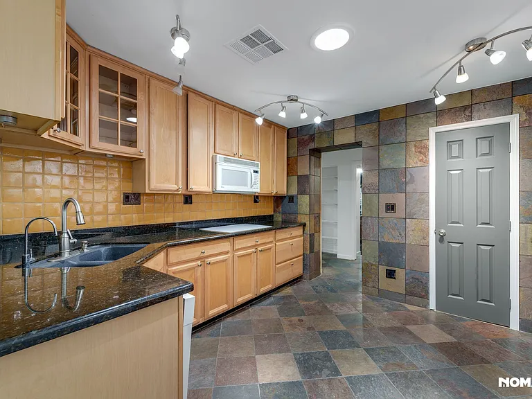 2837 E Campo Bello Dr — Photo 3