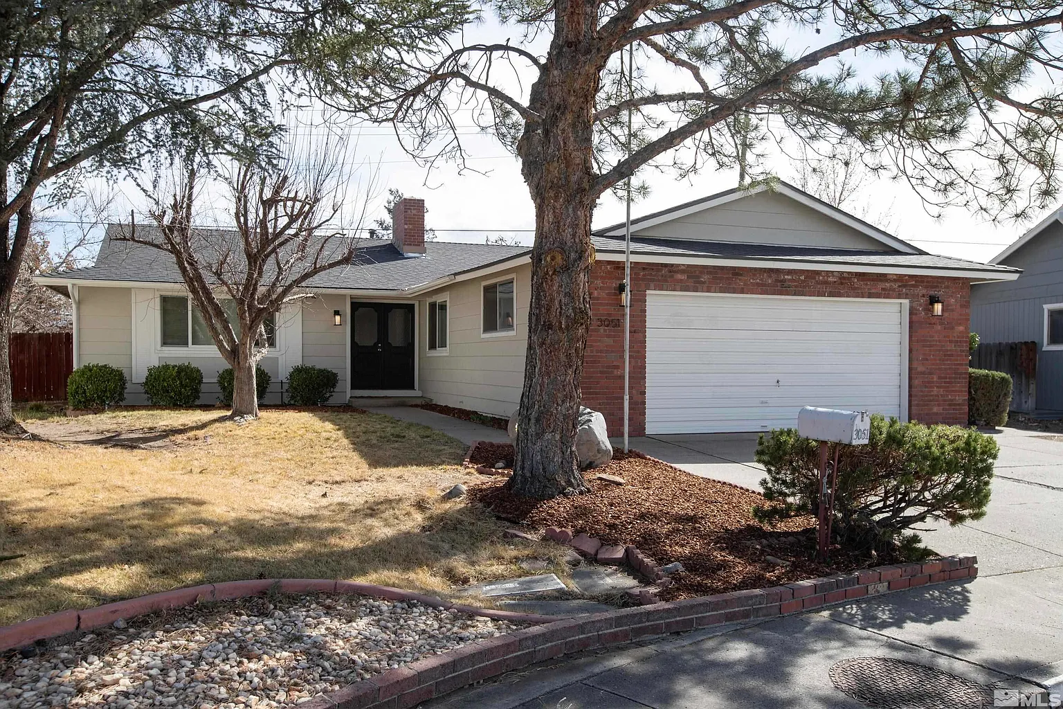 3051 Meadowlands Dr photo 1
