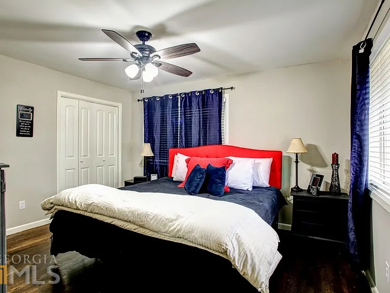 83 Kathryn Dr — Photo 7