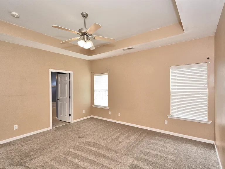 1009 Castlemaine Way — Photo 17