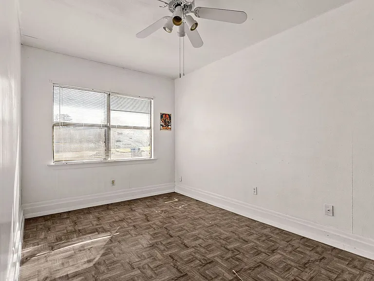 1203 Hughes Ave — Photo 6