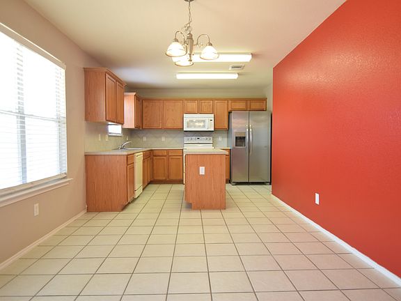 4th image of 4508 Golden Gate Dr