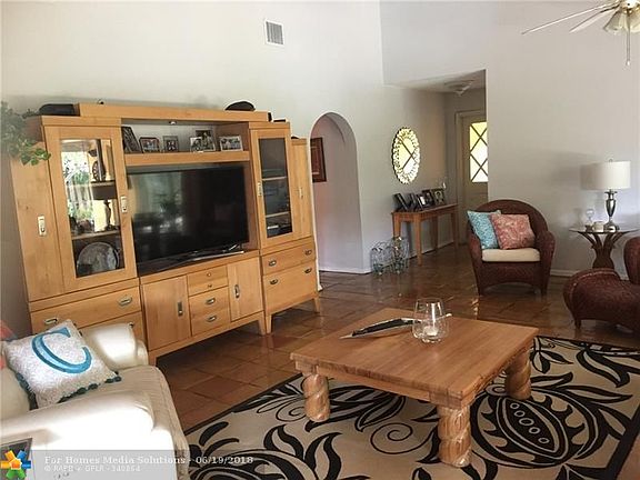 4th image of 9310 NW 40th Ct
