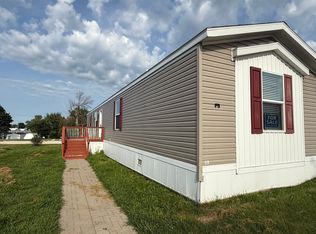 307 Wroble Dr, Marion, IA 52302