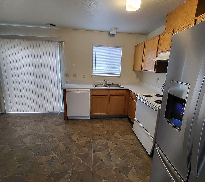 1st image of 4009 Pheasant Dr #4