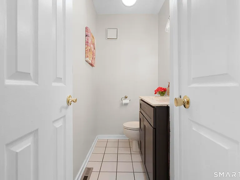 360 W Spring St #A7 — Photo 13