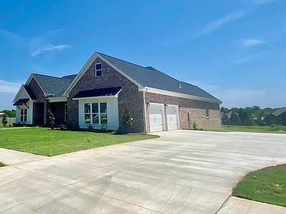 2nd image of 221 Chestnut Oak Dr