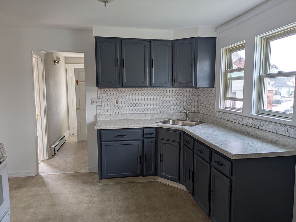 2nd image of 51 Gladys Ave #1