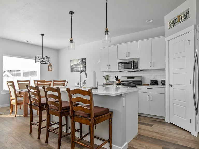 10649 W Garganey Dr — Photo 2