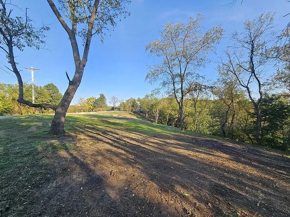 11 Highland Rd, Rochester, PA 15074