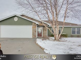 4524 Bee Flight Cir, Manhattan, KS 66502
