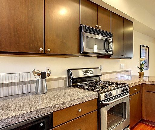 4th image of 11711 Greenwood Avenue N #C